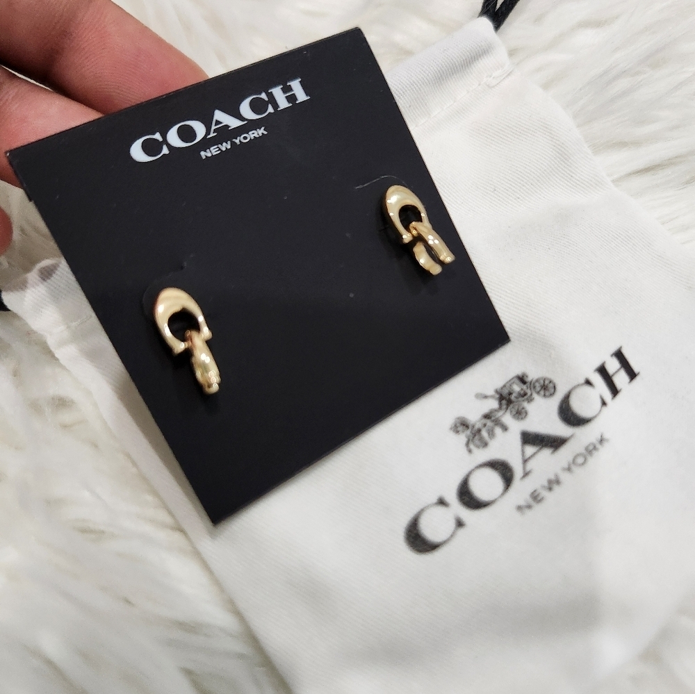 💛🔹️ COACH🔹️ Signature Interlicking 'C' gold Earrings - Picture 4 of 6